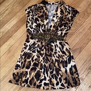 Knit print tunic w jewel hardware front tie back